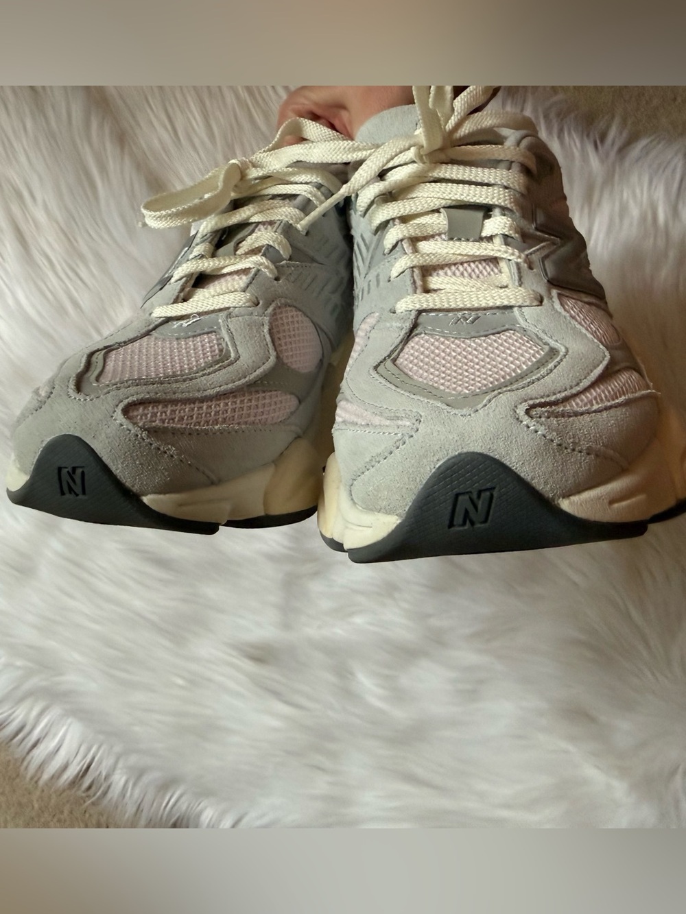 New Balance 9060 Granite Grey/Pink Sneakers M 10.5/ W 12 Worn Once - Picture 8 of 11